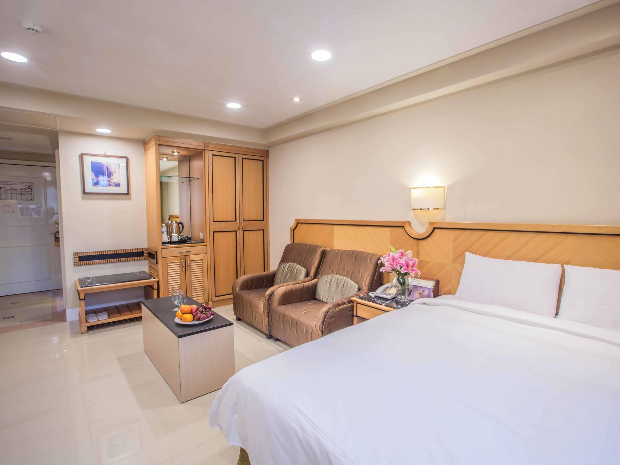 Kks Hotel Хуалянь Экстерьер фото